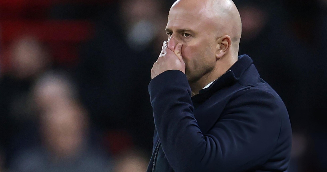 Arne Slot cay đắng thừa nhận 'ngày đen tối nhất' tại Anfield sau thảm bại