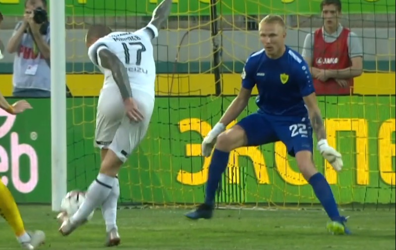Siêu bàn thắng rabona được hơn 1 triệu lượt xem tại giải VĐQG Nga