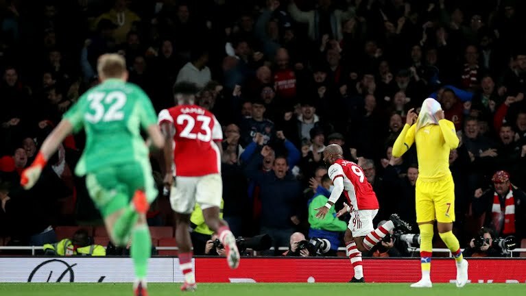 Arsenal thoát thua trước Palace ở phút bù giờ
