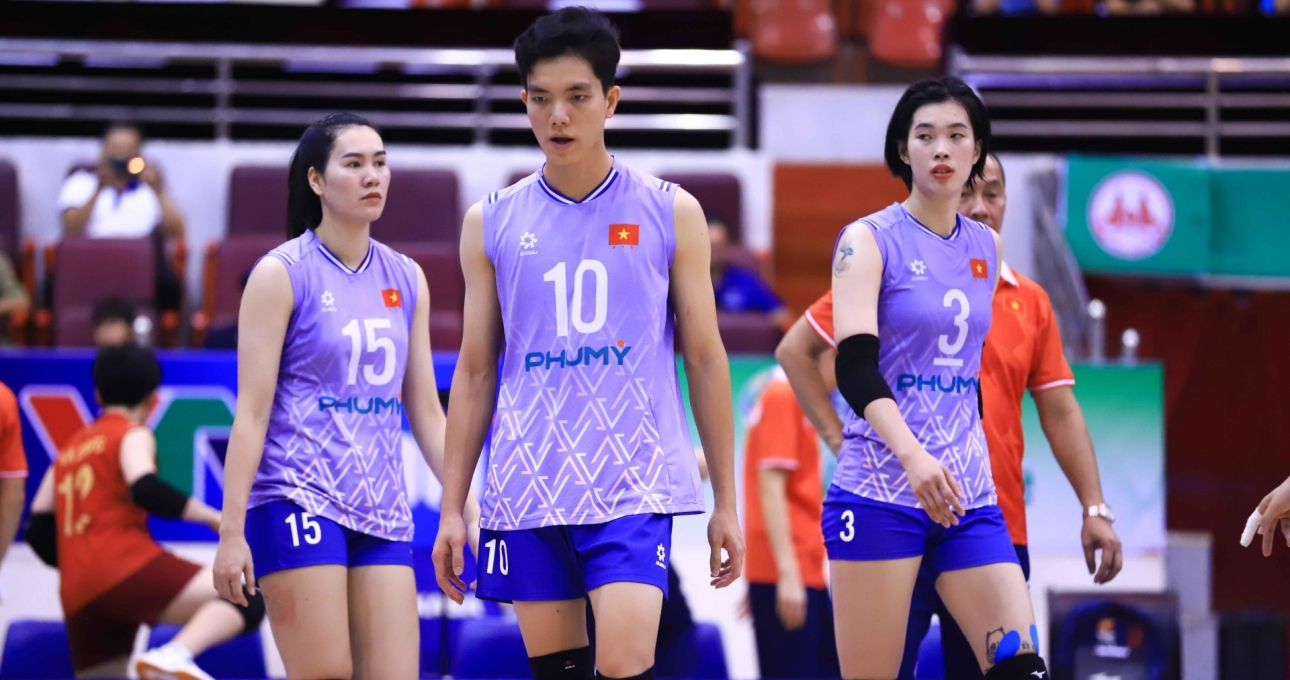 Bóng chuyền nữ Việt Nam ổn định tập luyện tại Vĩnh Long