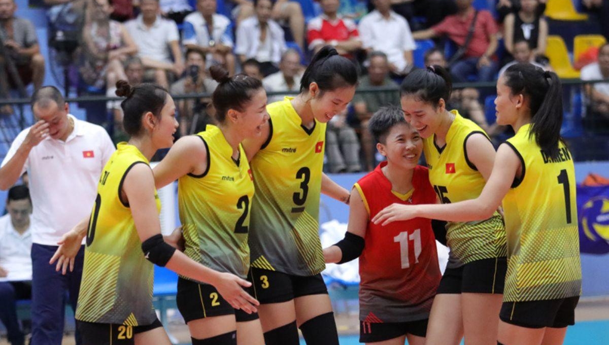 Bóng chuyền nữ Việt Nam thắng với tỉ số không tưởng, rực sáng ở sân chơi châu lục