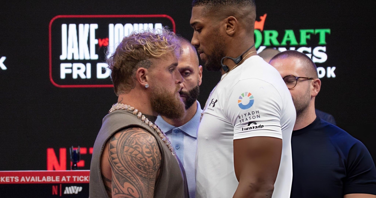 Anthony Joshua tập với 'hàng khủng' để đấu Jake Paul