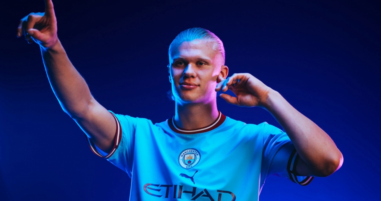 Rực sáng ngày ra mắt, Haaland nhận vinh dự đặc biệt từ Pep Guardiola và Messi