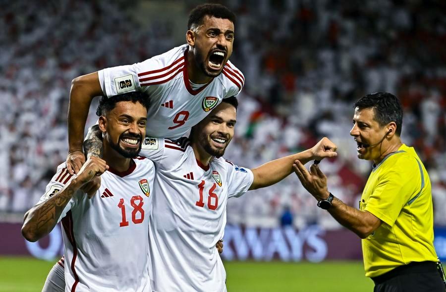 Trực tiếp UAE 1-1 Iraq: Rượt đuổi nghẹt thở