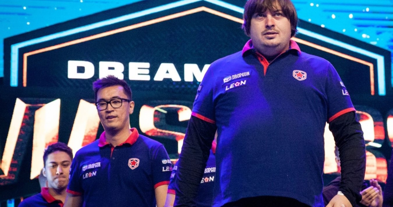 Dosia và Mou thành lập đội CS:GO mới có tên Forward Gaming