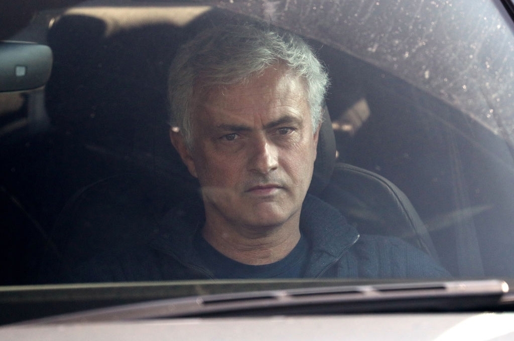 Mourinho chấp nhận giảm lương để về đội bóng cũ