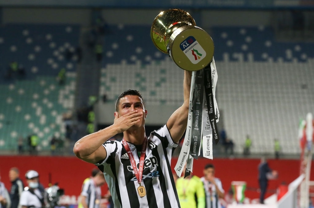 Bị giảm sâu thu nhập, Ronaldo quyết định về đội bóng cũ