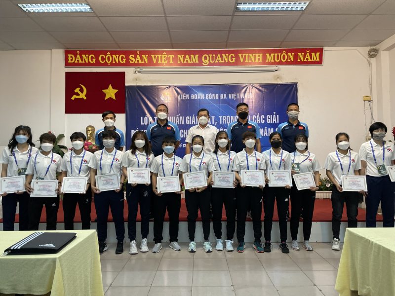 Bế mạc tập huấn trọng tài các giải bóng đá Nữ, bóng đá trẻ Quốc gia năm 2022