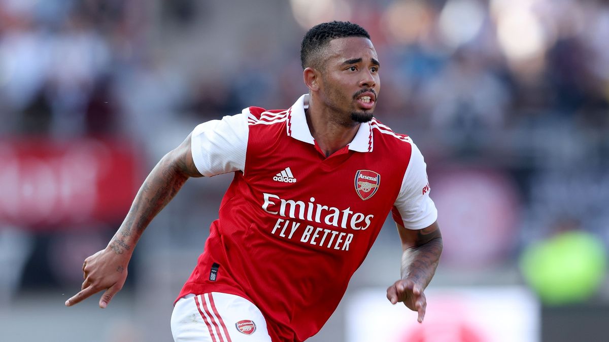 Tân binh tỏa sáng, Arsenal vẫn bị huyền thoại MU coi thường