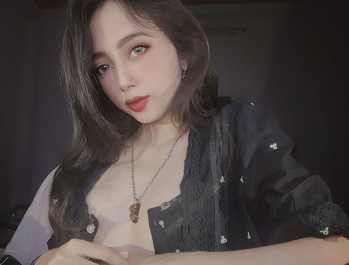 LMHT: Nữ trọng tài sexy của giải đấu VCS khiến người xem mê mệt