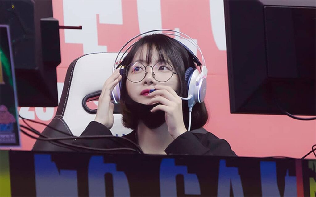 LMHT: Streamer JisooGirl bị T1 chấm dứt hợp đồng vì công khai cổ vũ cho đối thủ