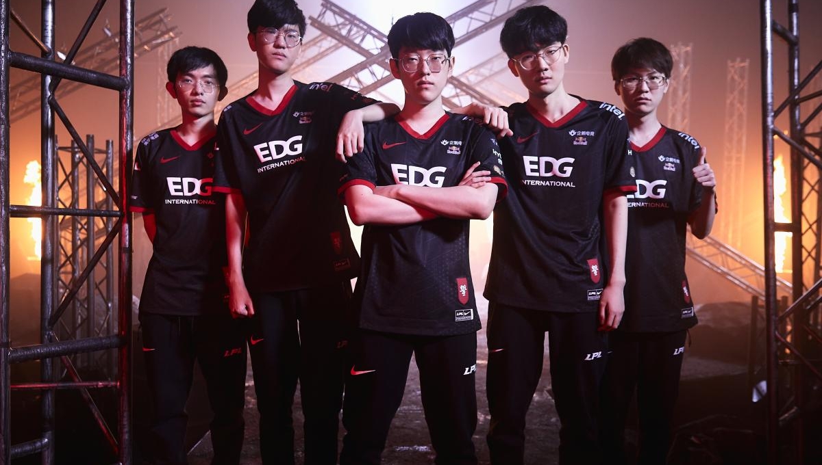 EDG lên ngôi vô địch CKTG 2021