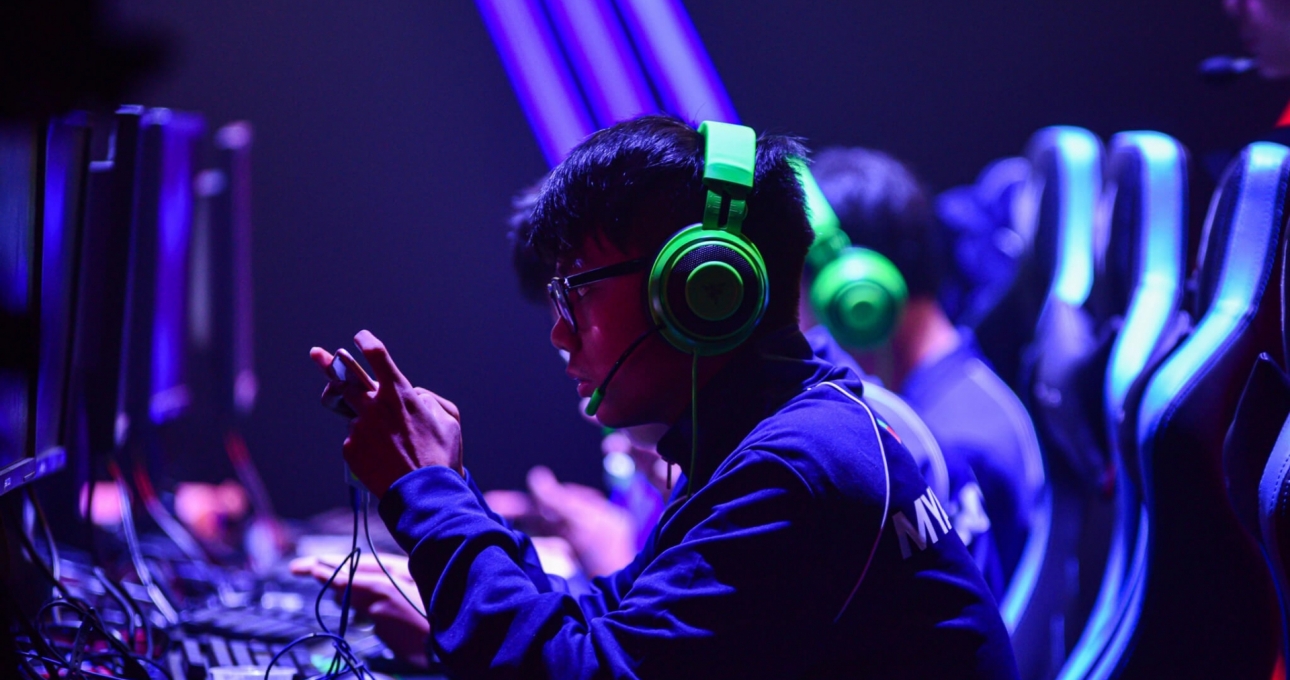 Esports liệu có đang trở thành cuộc thi xếp hình của các nhà tuyển dụng?