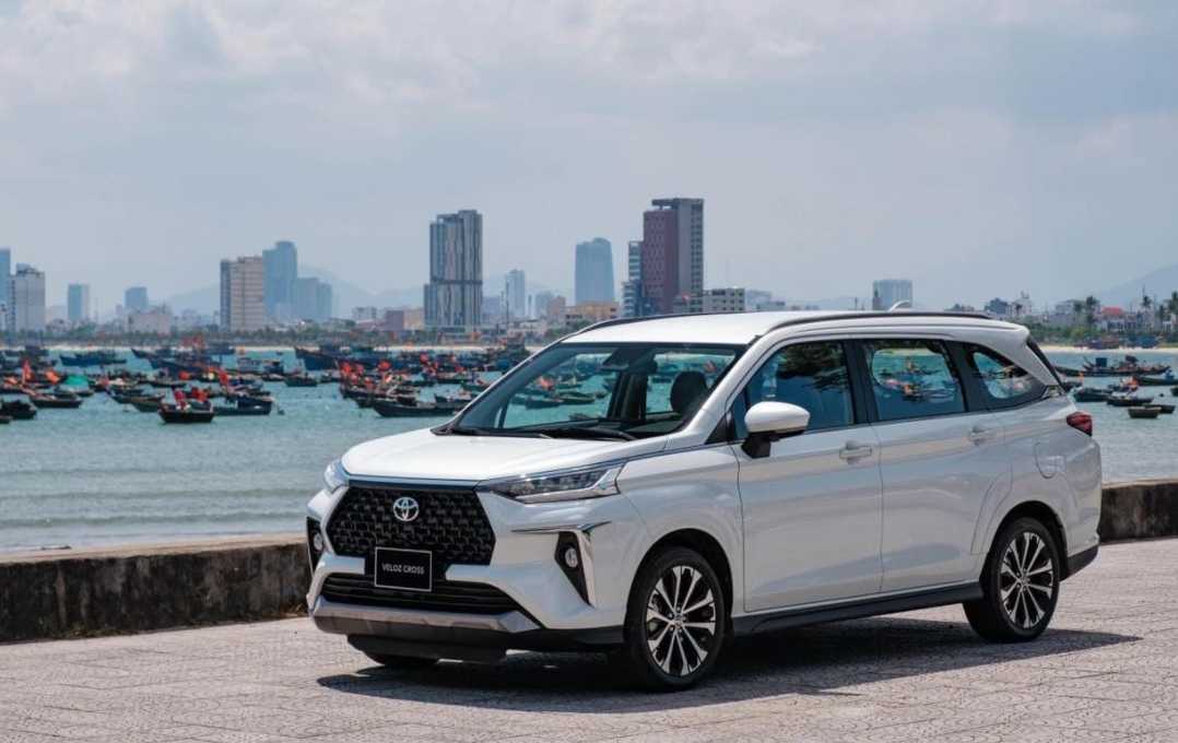 Toyota Veloz Cross: Giá lăn bánh 2023, TSKT & đánh giá chi tiết