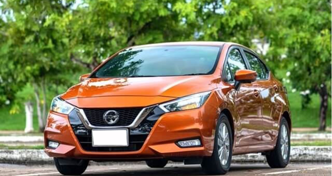 Nhà phân phối ghi nhận tình trạng hấp hơi kính lái trên Nissan Almera