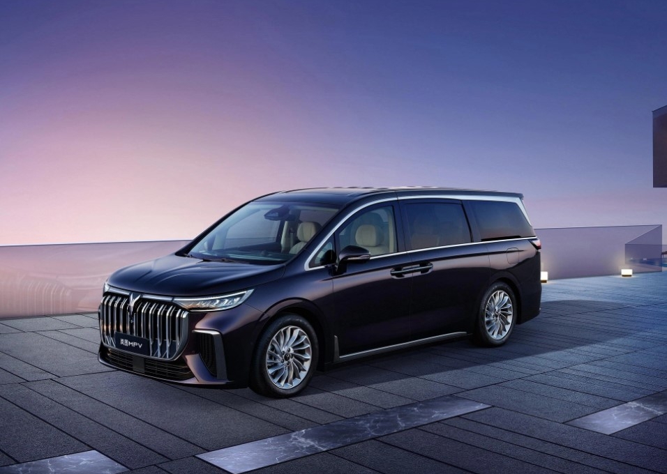 Voyah Dreamer - 'Siêu MPV' điện nhanh nhất thế giới, tự tin đấu Toyota Alphard