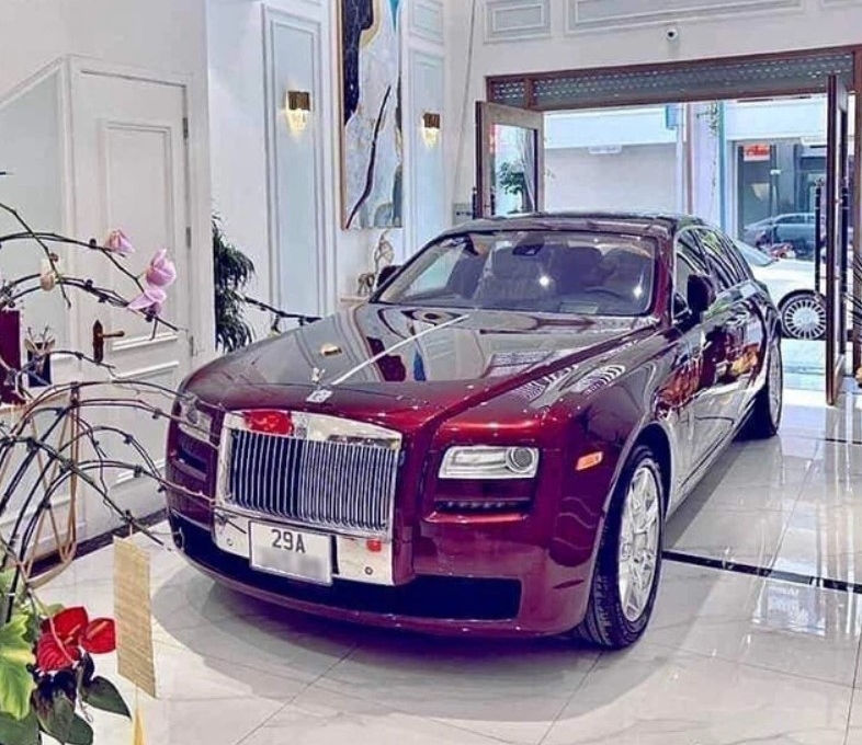 Rolls-Royce Ghost cũ giá 'mềm', chỉ ngang Lexus LX 600 2022