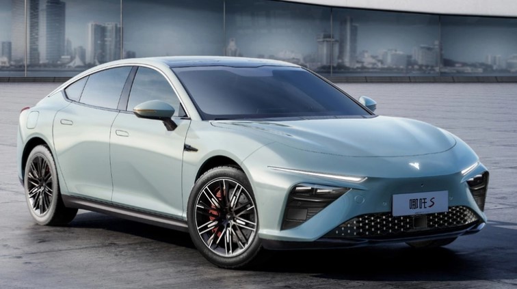 Siêu xe điện Trung Quốc chạy hơn 1.000 km sau mỗi lần sạc, 'vượt mặt' Tesla Model 3