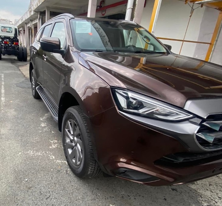 Isuzu mu-X 2022 bất ngờ lộ diện tại Việt Nam, 'lột xác' diện mạo, quyết đấu Toyota Fortuner