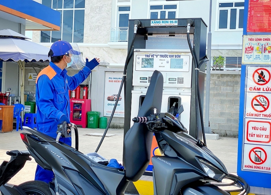 Giá xăng tiếp tục tăng gần chạm ngưỡng 33.000 đồng/lít từ chiều nay 21/6