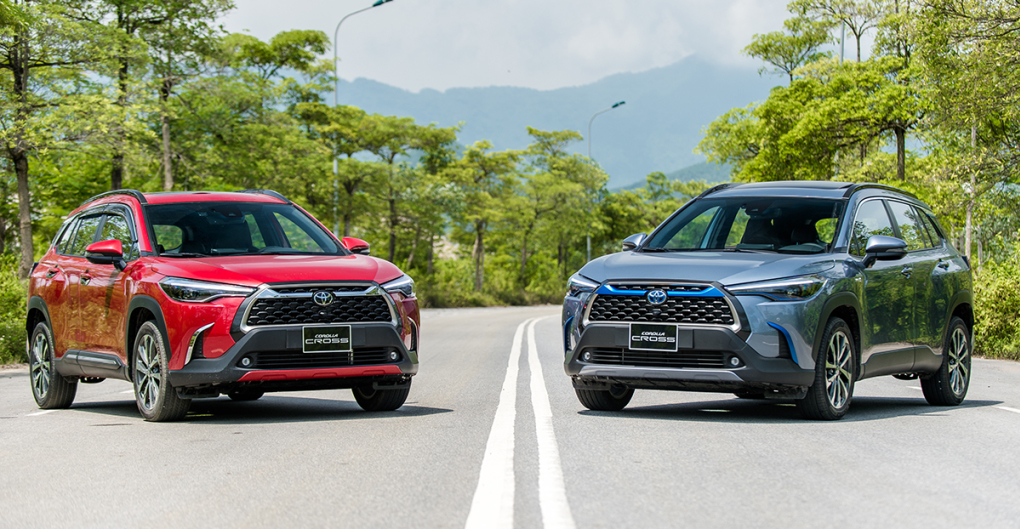 Toyota Corolla Cross bán 'kèm lạc' tới 50 triệu, nhưng vẫn phải chờ xe đến nửa năm