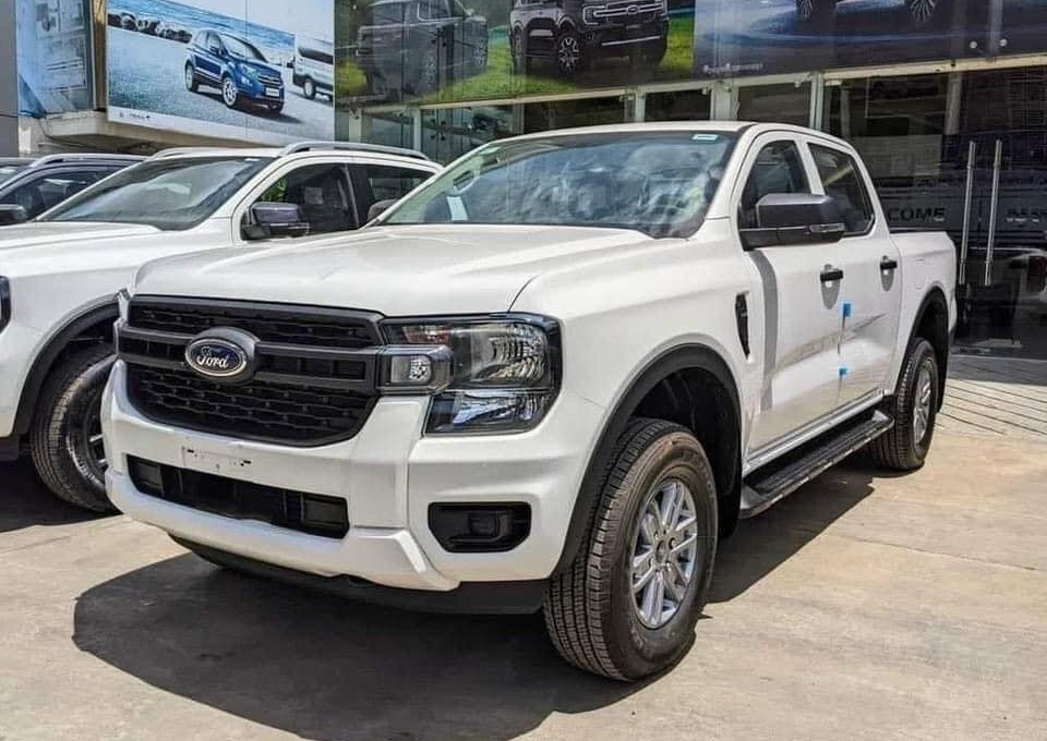 Ford Ranger 2022 lộ diện trước thềm ra mắt Việt Nam, bản tiêu chuẩn nhưng cũng rất 'xịn sò'