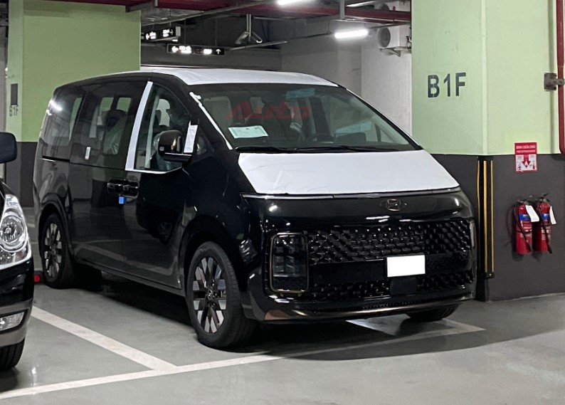 Hyundai Staria 2022 bản cao cấp có mặt tại Việt Nam, trang bị 'ngợp trời', 'đe nẹt' Kia Carnival