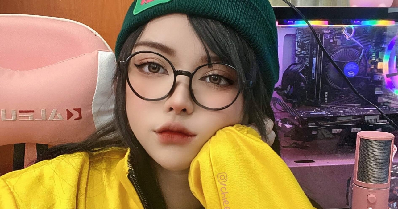 Game thủ cosplay nhân vật nữ trong Valorant mừng ngày 8/3
