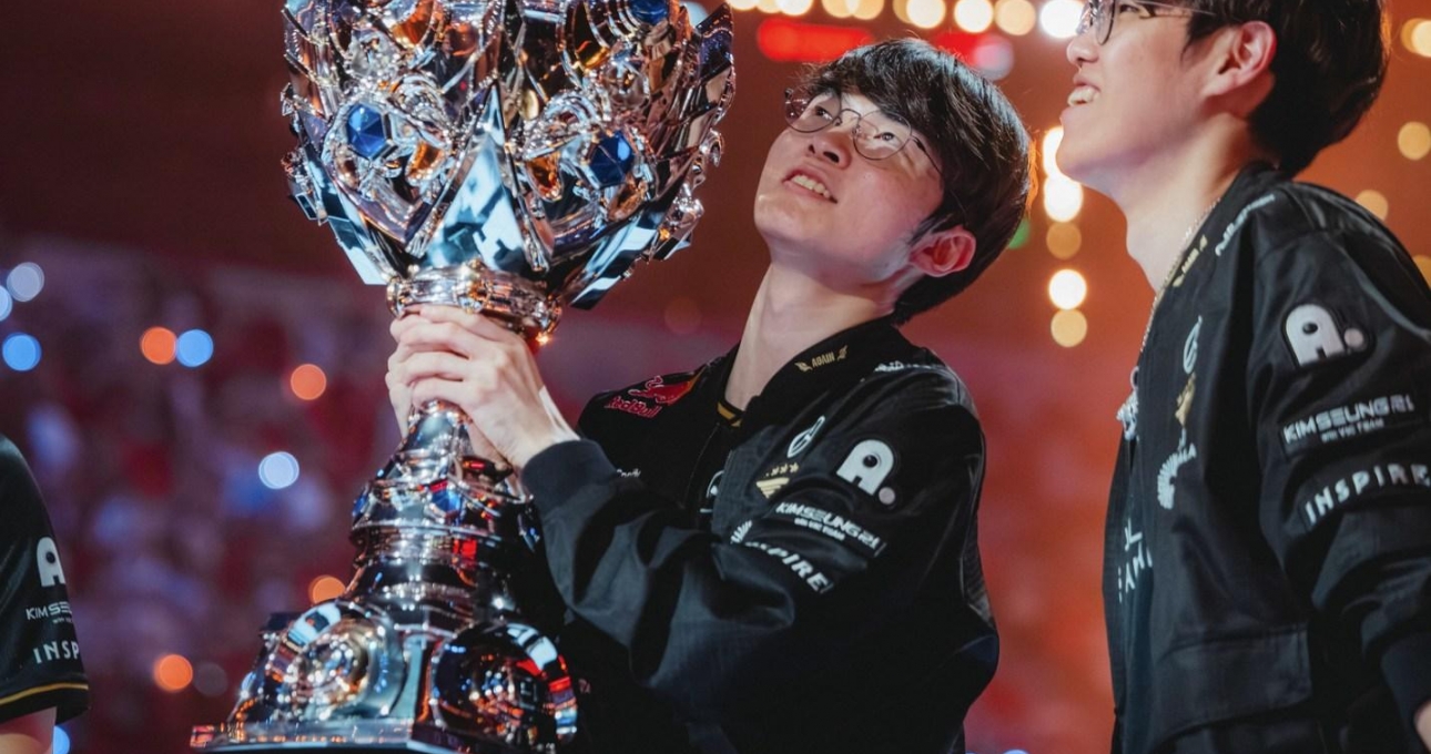 Caster LPL hết lời ca ngợi Faker