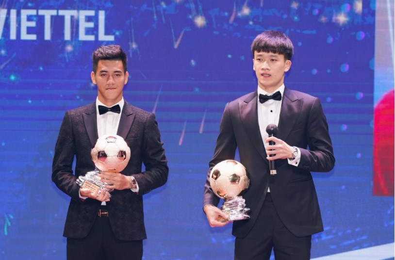 Hoàng Đức lần đầu tiên giành Quả bóng Vàng Việt Nam 2021