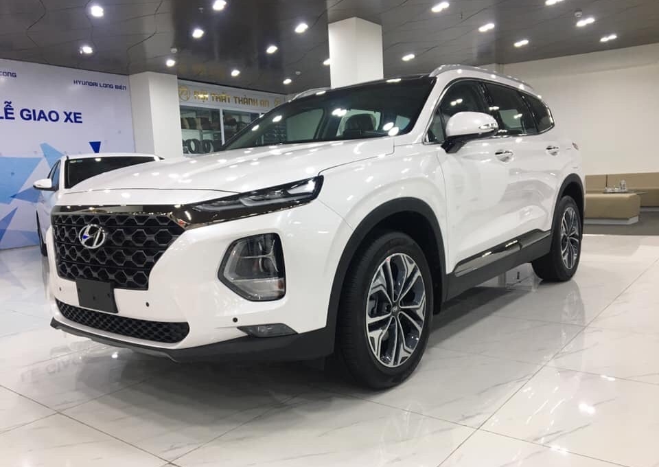 Đại hạ giá, Hyundai Santa Fe giảm hơn 100 triệu đồng