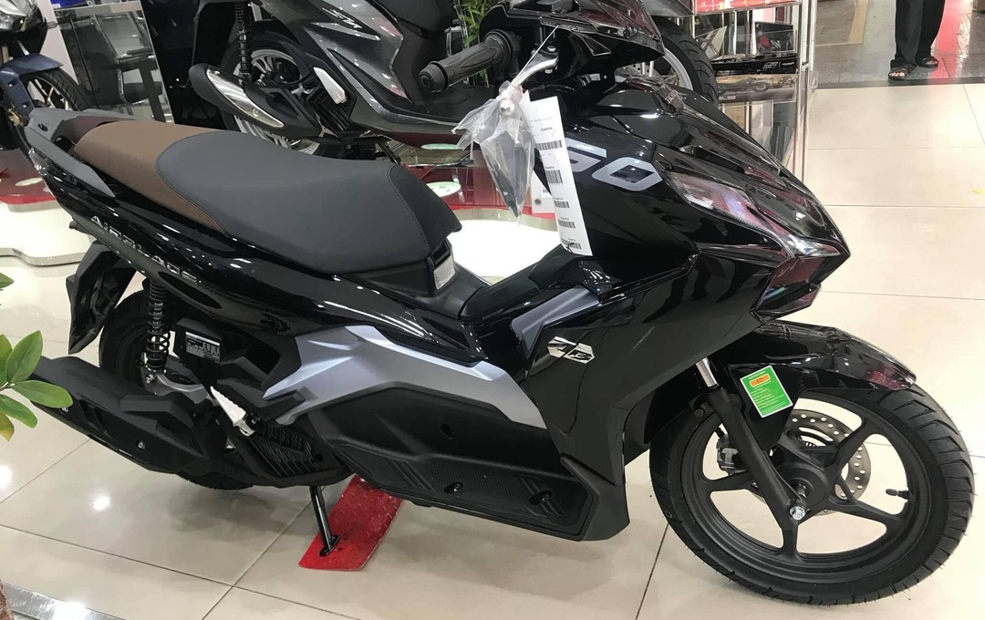 Khách Việt nhận khuyến mãi lớn khi mua Honda Air Blade, Winner X