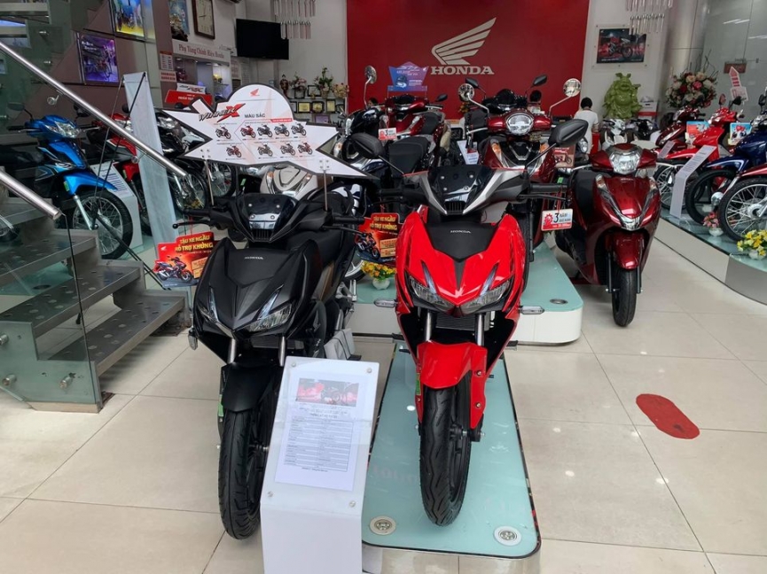 Honda Winner X giảm 4 triệu đồng, giá cực rẻ cạnh tranh Exciter 155