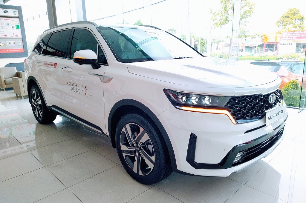 Giảm 100 triệu đồng, SUV cỡ C này khiến CR-V, Santa Fe lo “sốt vó”