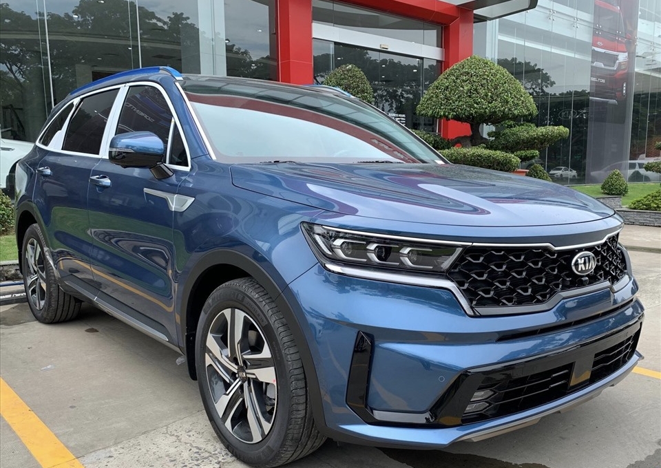 Giá xe KIA đồng loạt giảm tới 100 triệu đồng: Sorento, Seltos “gây sốt”