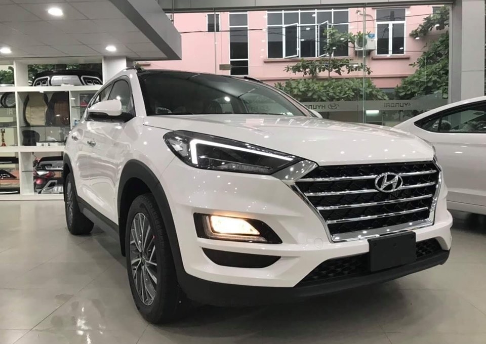 Giá xe Hyundai Tucson giảm “sốc” hơn 70 triệu, đe nẹt Mazda CX-5, CR-V