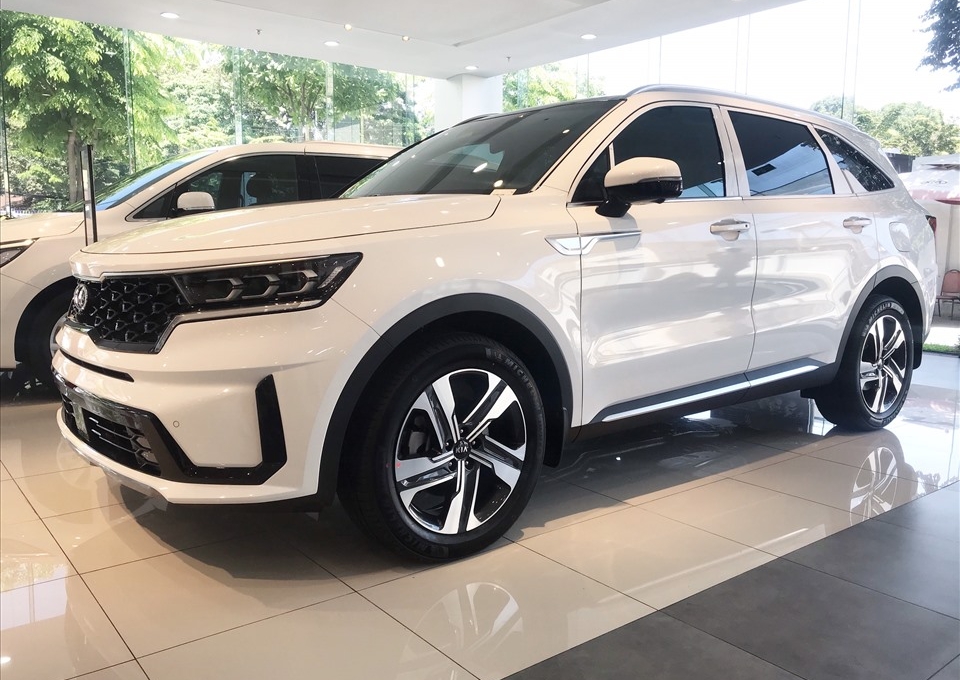 Giảm 100 triệu đồng, Kia Sorento có đáng mua nhất phân khúc?