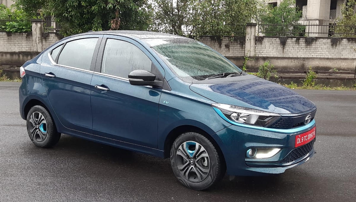 Khám phá mẫu ô tô điện giá chưa tới 400 triệu, di chuyển được 306 km