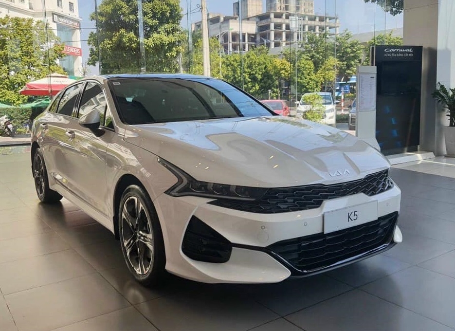 Chi tiết Kia K5 tại đại lý, giá rẻ đấu Toyota Camry, VinFast Lux A2.0