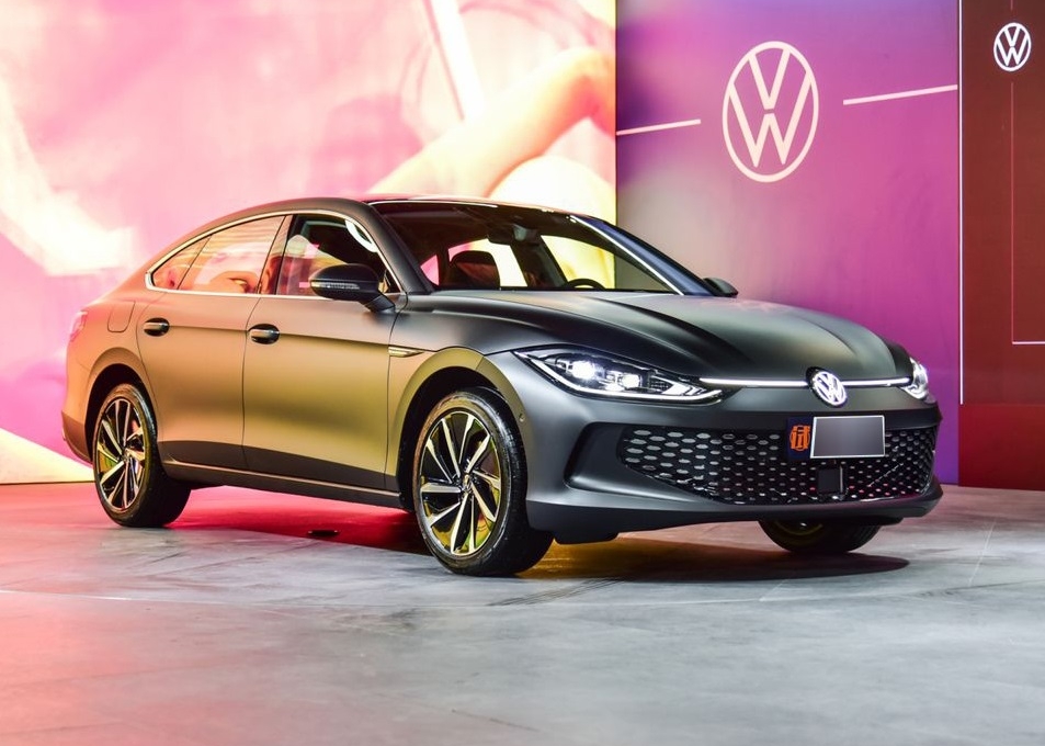 Volkswagen ra mắt sedan hạng C đẹp như xe sang, đe nẹt Mazda 3, Kia K3