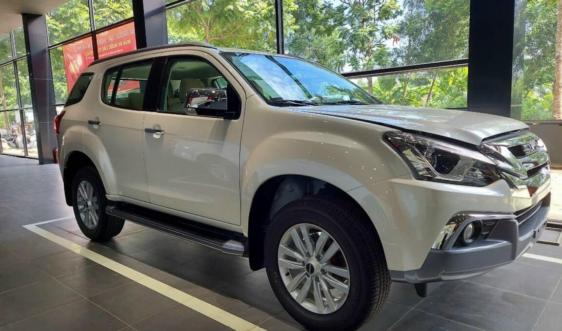 Giảm giá kịch sàn, mẫu SUV 7 chỗ này đang có giá rẻ nhất Việt Nam