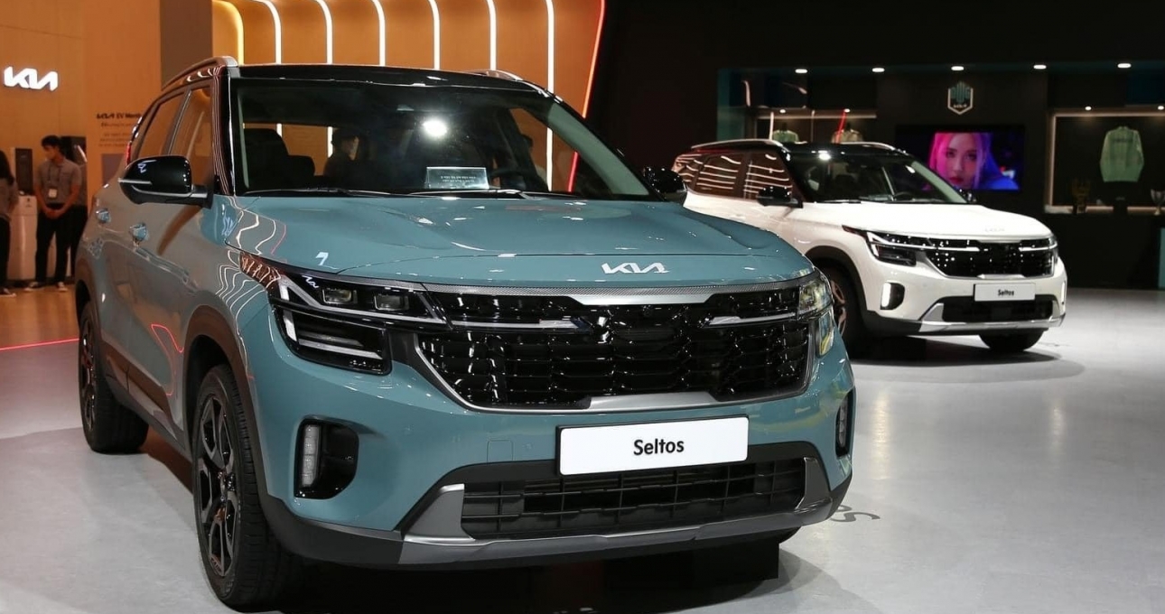 Kia Seltos 2023 có giá bán chính thức, thêm động cơ mới đấu Corolla Cross