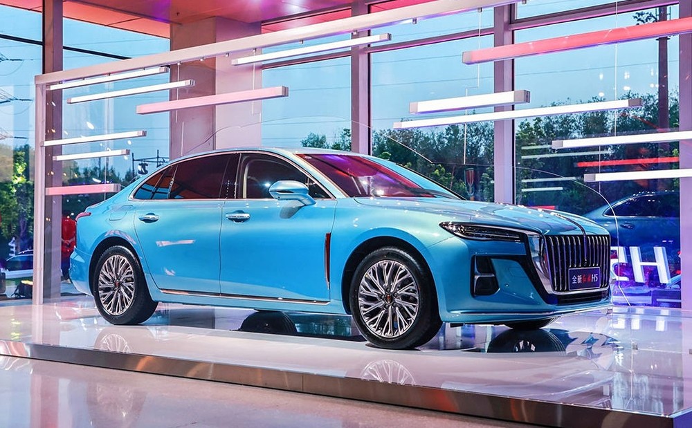 Sedan hạng D của Trung Quốc ra mắt với thiết kế như xe sang, giá từ 559 triệu đồng