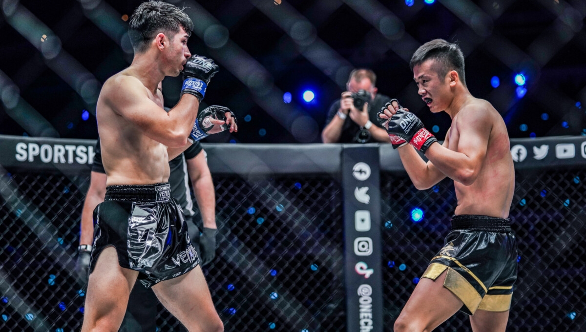 Võ sĩ Trung Quốc chơi xấu đối thủ, giành chiến thắng gây tranh cãi