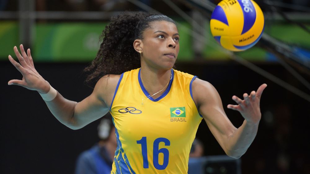 Fernanda Garay nhận giải VĐV bóng chuyền xuất sắc nhất Brazil năm 2021 trước khi từ giã sự nghiệp