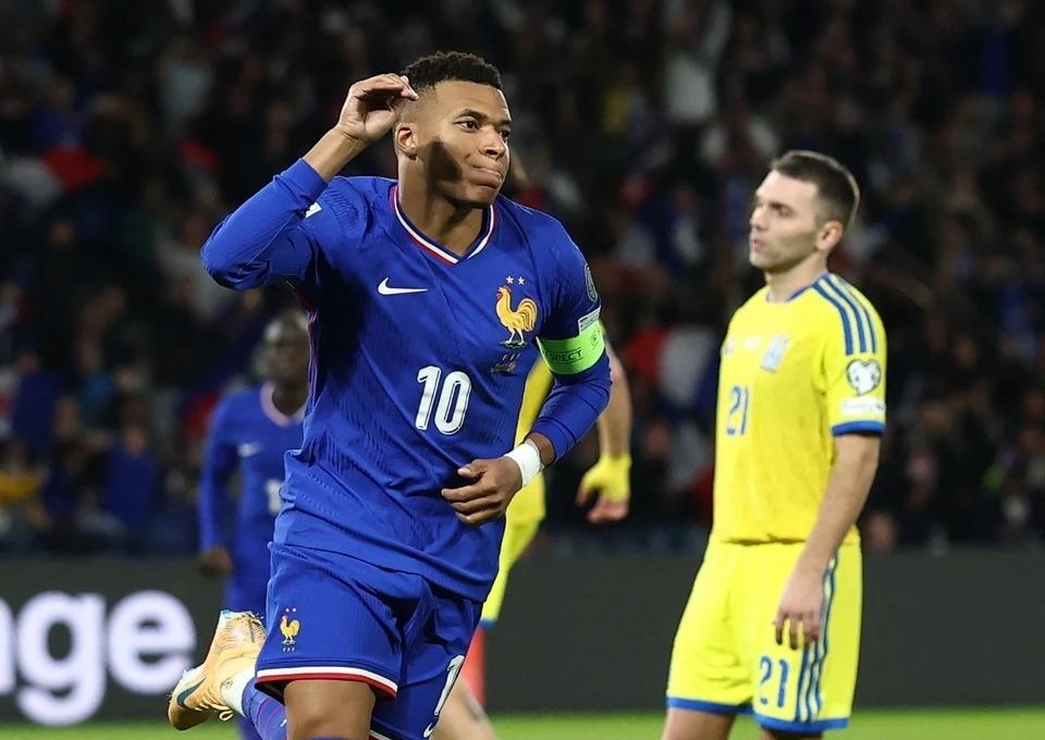 Mbappe lại gây ồn ào ở Pháp