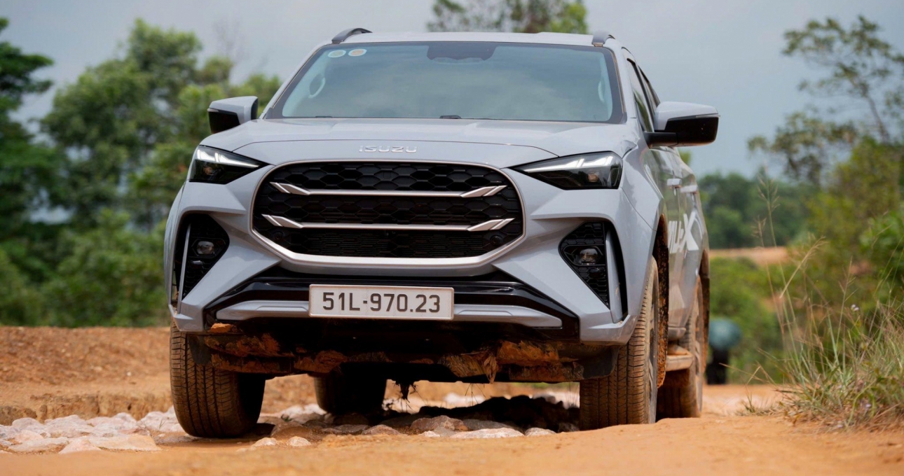 Isuzu mu-X 2025: Bản nâng cấp nhưng chưa trọn vẹn