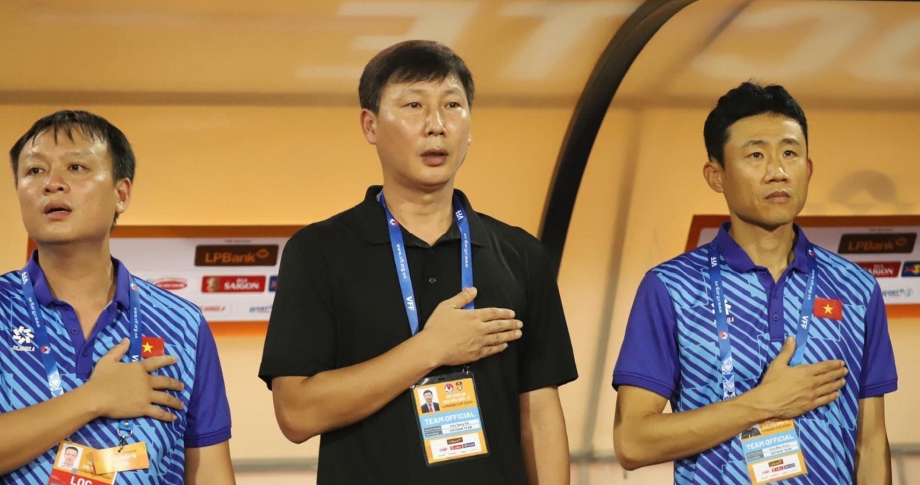 Đội Việt Nam vừa bị FIFA phạt 1 năm chia tay 3 HLV ngoại