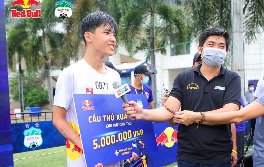 HAGL sắp sở hữu tài năng trẻ đặc biệt mang 2 dòng máu Việt-Hàn