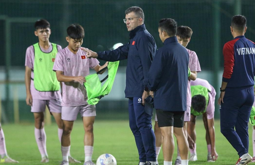 HLV Brazil loại 4 tuyển thủ Việt Nam trước ngày đấu Malaysia